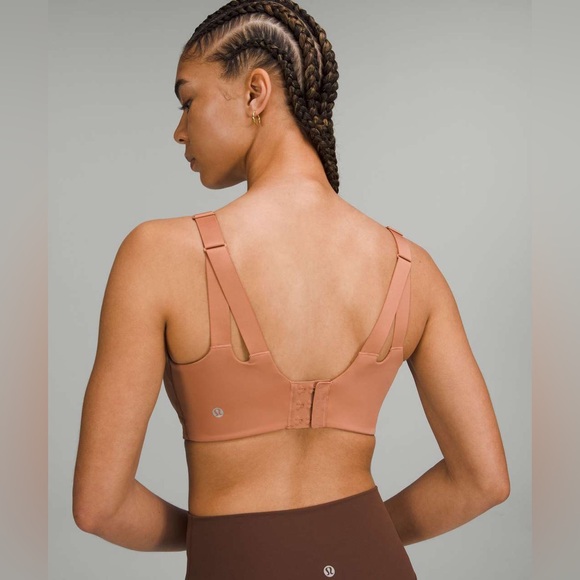 LULULEMON in Alignment Bra - EEUC - Picture 2 of 5